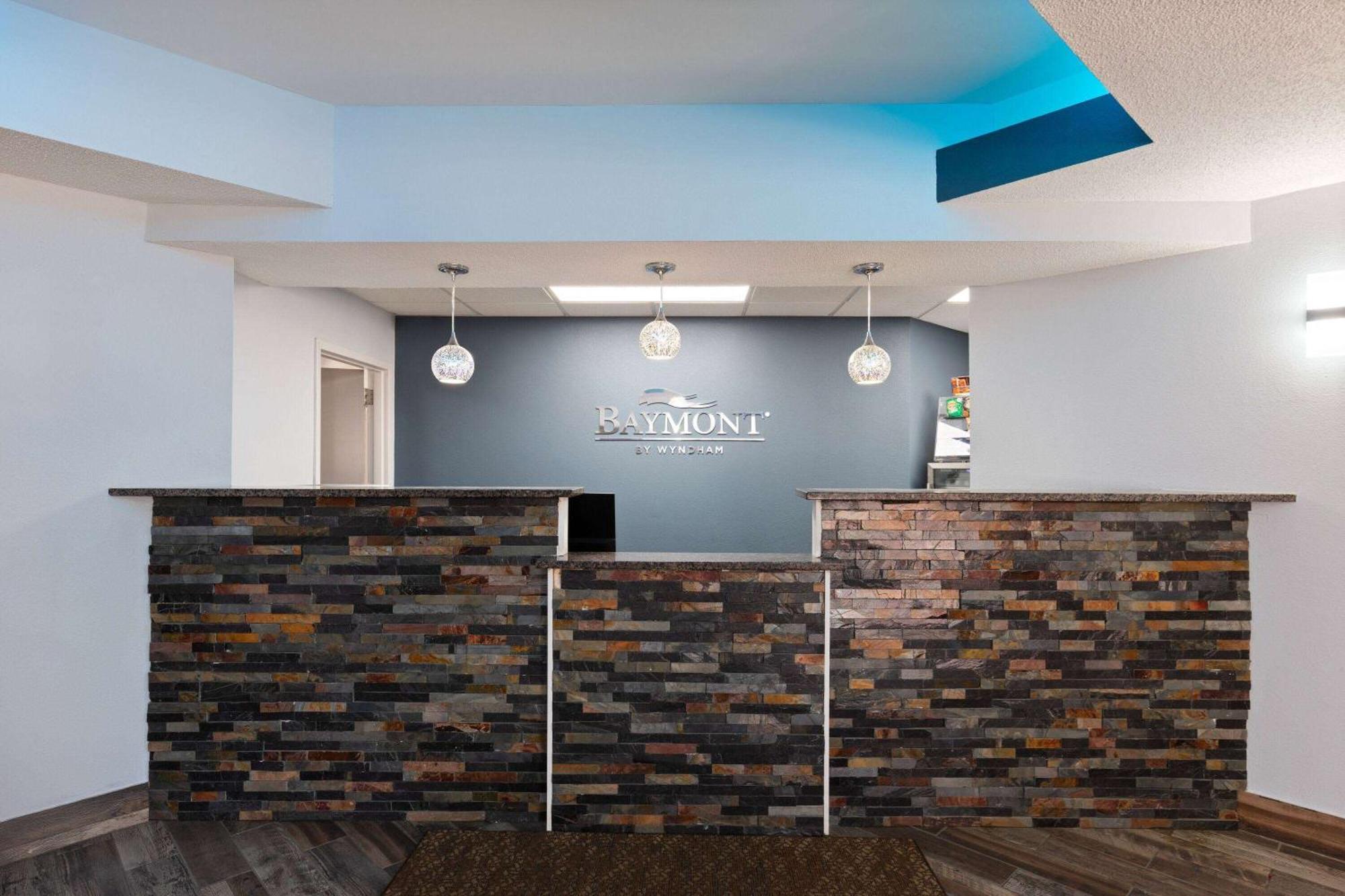 Baymont By Wyndham Creedmoor Hotel Exterior foto